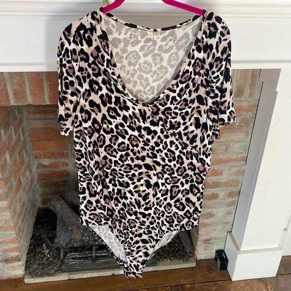 CATO V Neck Plus Size Bodysuit Size 22/24W Leopard Print Excellent Condition - Picture 1 of 6
